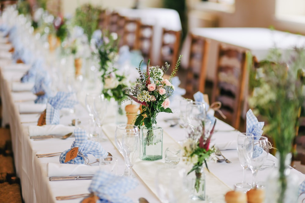 Stock wedding-table inspiration, not Kleinbosch Venue